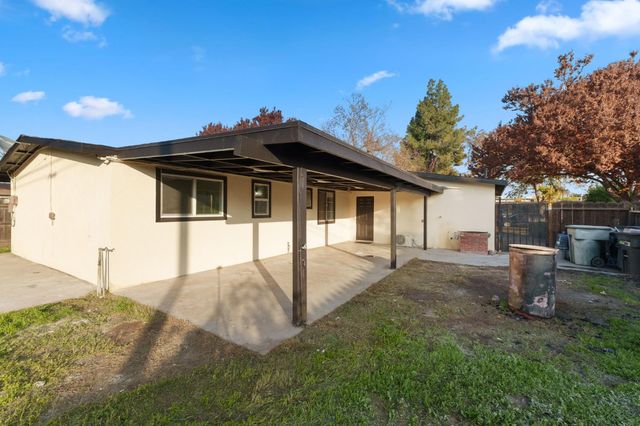 1293 N Bailey Avenue, Fresno, CA 93727