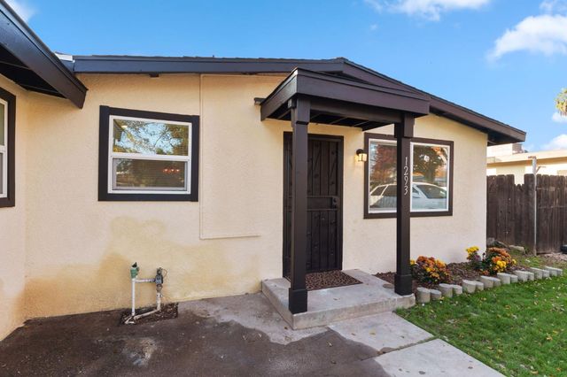 1293 N Bailey Avenue, Fresno, CA 93727