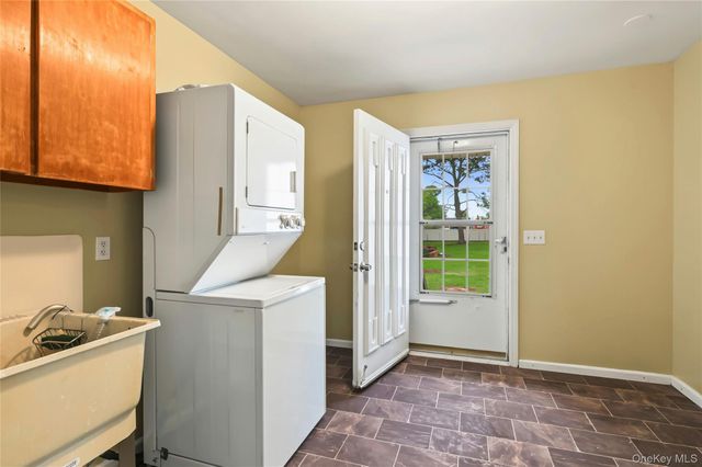 930 Tooker Avenue, West Babylon, NY 11704