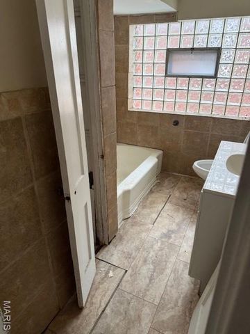 4724 Kossuth Avenue, St Louis, MO 63115