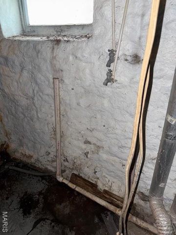 4724 Kossuth Avenue, St Louis, MO 63115