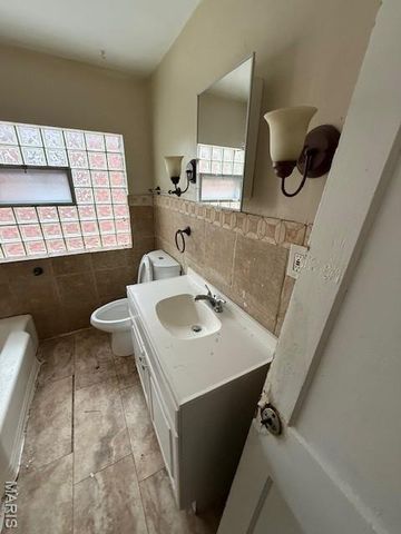 4724 Kossuth Avenue, St Louis, MO 63115