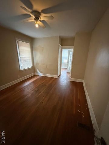 4724 Kossuth Avenue, St Louis, MO 63115