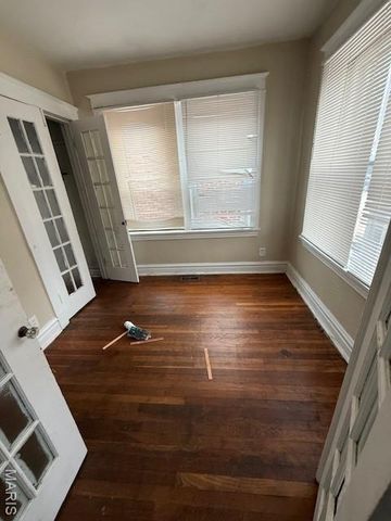 4724 Kossuth Avenue, St Louis, MO 63115