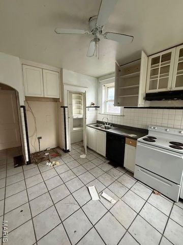 4724 Kossuth Avenue, St Louis, MO 63115