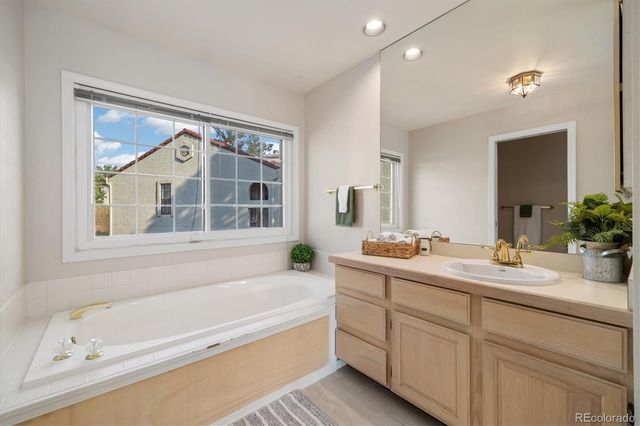 1530 S Quebec Way 30, Denver, CO 80231