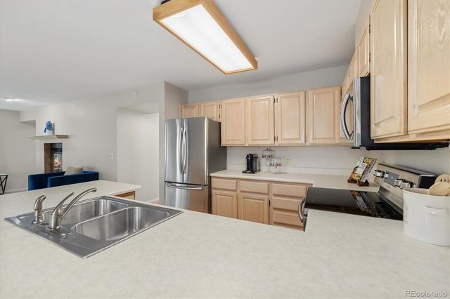 1530 S Quebec Way 30, Denver, CO 80231