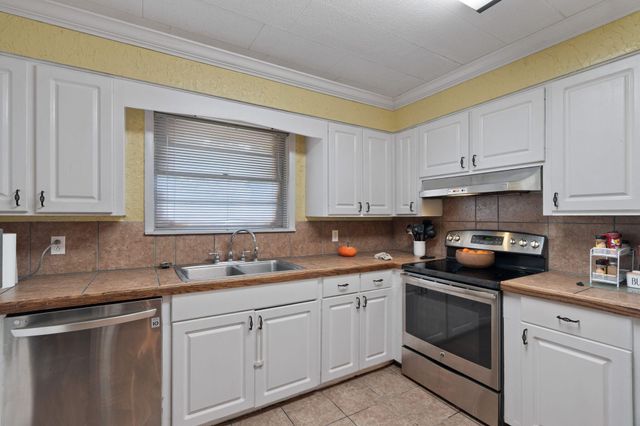 76 Upper Hamilton Hill Rd., Laurel, MS 39443