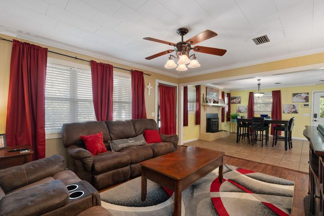 76 Upper Hamilton Hill Rd., Laurel, MS 39443