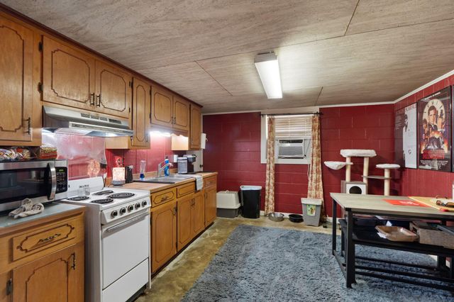 76 Upper Hamilton Hill Rd., Laurel, MS 39443