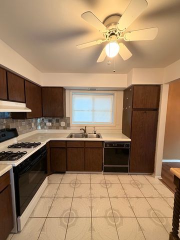 820 Sandra Drive 2C, University Park, IL 60484