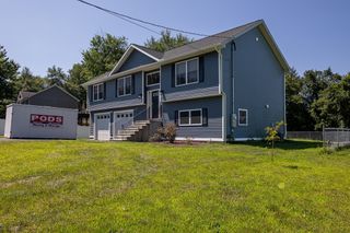 1184 School St, Webster, MA 01570
