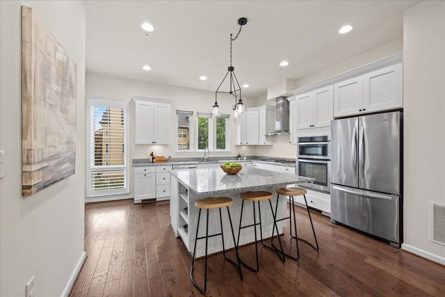 130 Cambria Walk, Alexandria, VA 22304