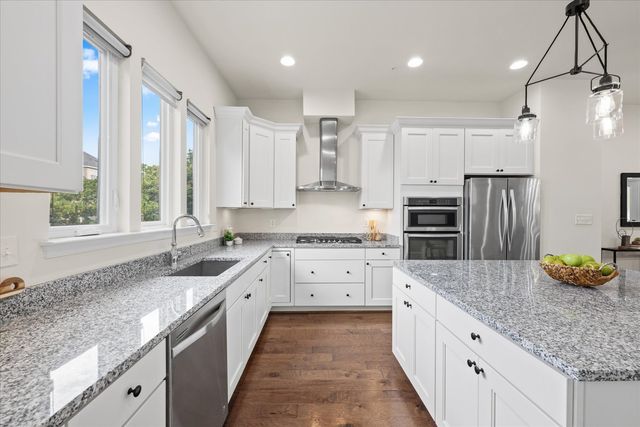 130 Cambria Walk, Alexandria, VA 22304