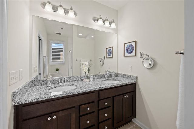 130 Cambria Walk, Alexandria, VA 22304