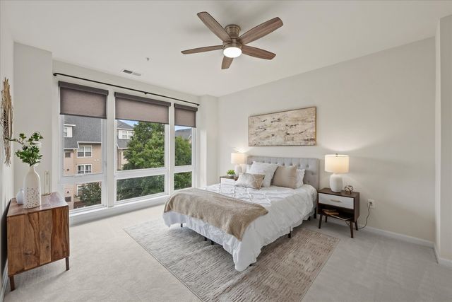 130 Cambria Walk, Alexandria, VA 22304