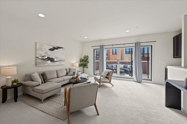 130 Cambria Walk, Alexandria, VA 22304