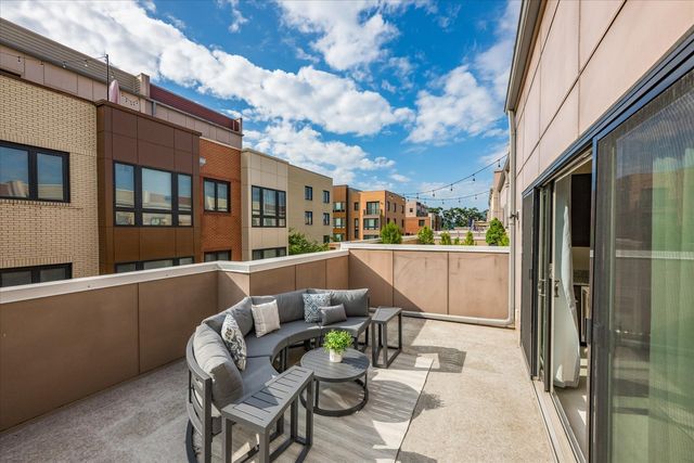 130 Cambria Walk, Alexandria, VA 22304