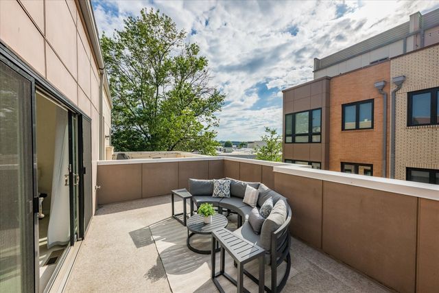 130 Cambria Walk, Alexandria, VA 22304