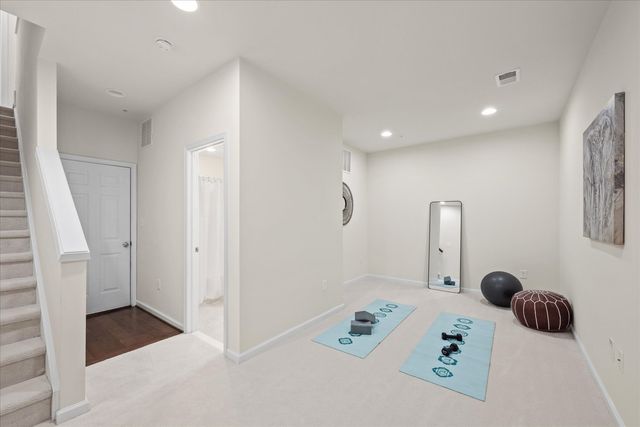 130 Cambria Walk, Alexandria, VA 22304