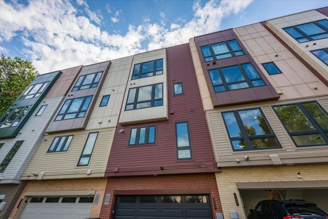 130 Cambria Walk, Alexandria, VA 22304