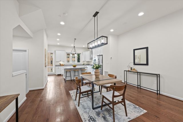 130 Cambria Walk, Alexandria, VA 22304
