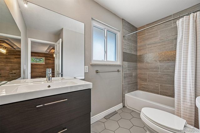 8705 E Radcliff Avenue, Denver, CO 80237