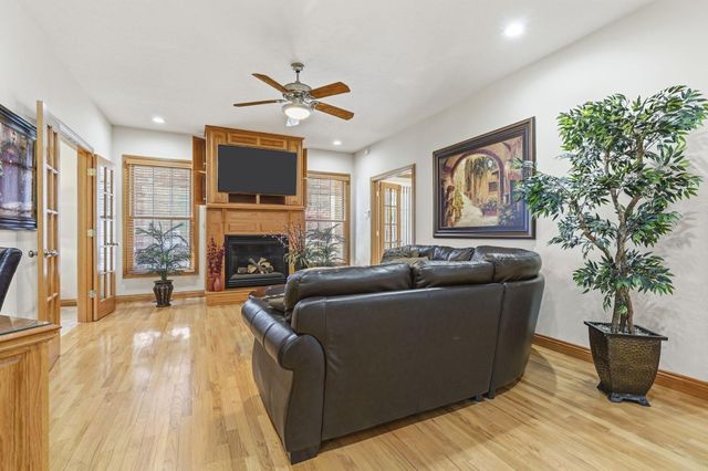 2411 W Dearborn Street, Springfield, MO 65807