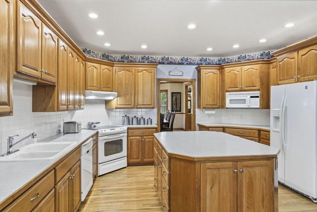 2411 W Dearborn Street, Springfield, MO 65807
