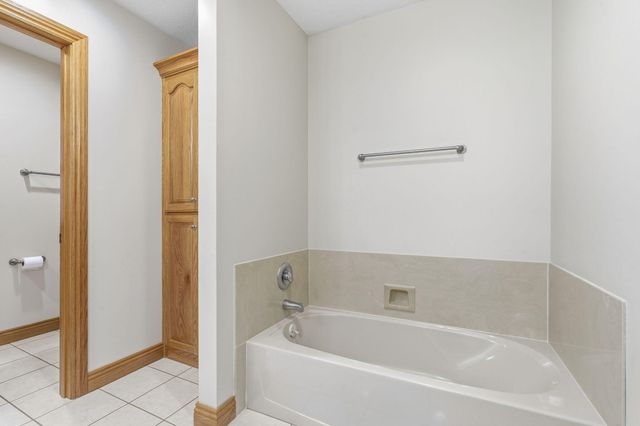 2411 W Dearborn Street, Springfield, MO 65807