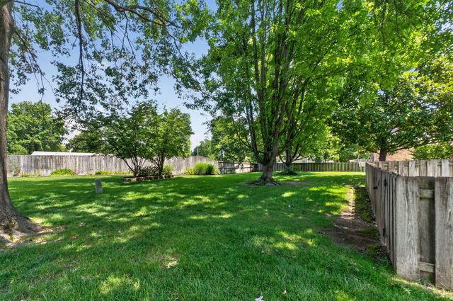 2411 W Dearborn Street, Springfield, MO 65807