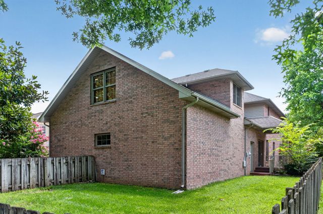 2411 W Dearborn Street, Springfield, MO 65807