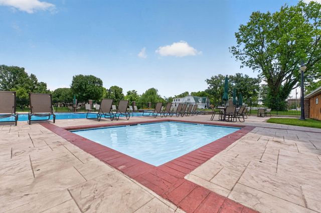 2411 W Dearborn Street, Springfield, MO 65807
