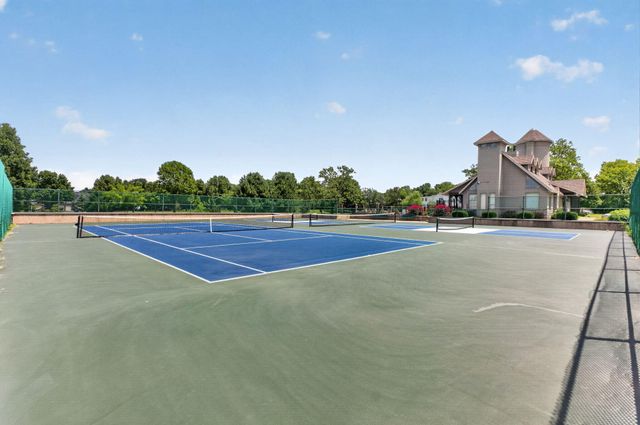 2411 W Dearborn Street, Springfield, MO 65807