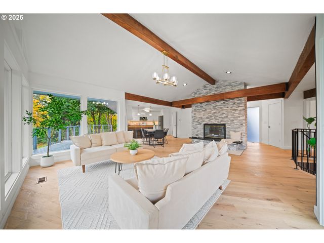 42600 E LARCH MOUNTAIN Rd, Corbett, OR 97019