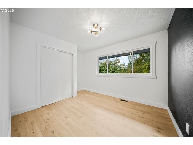 42600 E LARCH MOUNTAIN Rd, Corbett, OR 97019