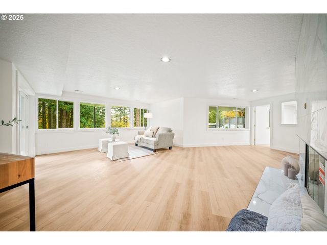 42600 E LARCH MOUNTAIN Rd, Corbett, OR 97019