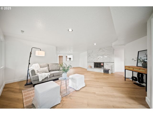 42600 E LARCH MOUNTAIN Rd, Corbett, OR 97019