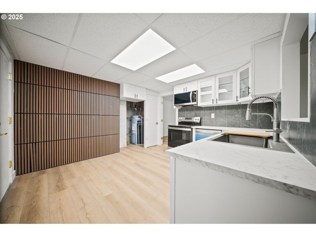 42600 E LARCH MOUNTAIN Rd, Corbett, OR 97019