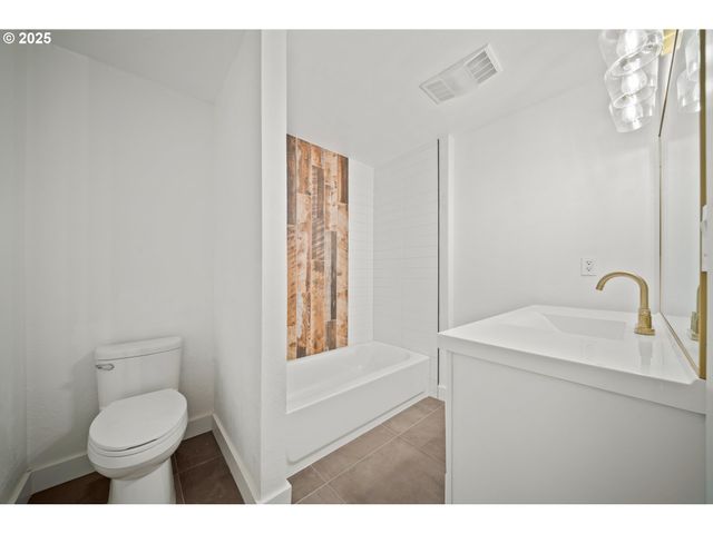 42600 E LARCH MOUNTAIN Rd, Corbett, OR 97019