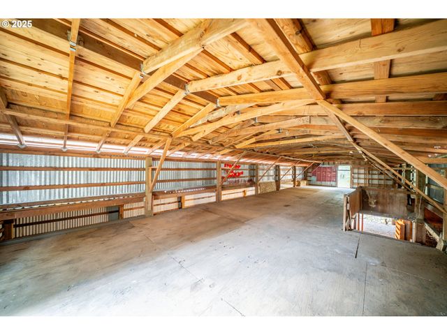 42600 E LARCH MOUNTAIN Rd, Corbett, OR 97019