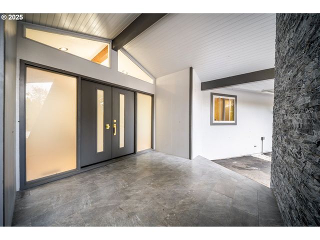 42600 E LARCH MOUNTAIN Rd, Corbett, OR 97019