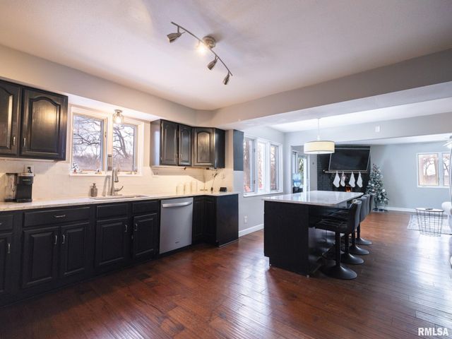 12052 N HICKORY GROVE Road, Dunlap, IL 61525