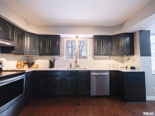 12052 N HICKORY GROVE Road, Dunlap, IL 61525