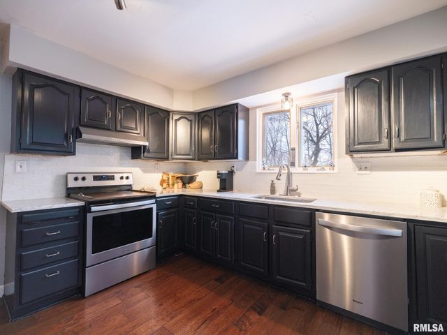 12052 N HICKORY GROVE Road, Dunlap, IL 61525