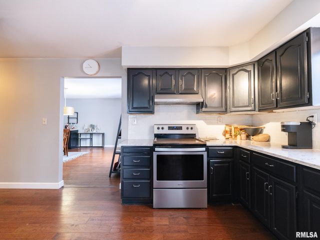 12052 N HICKORY GROVE Road, Dunlap, IL 61525