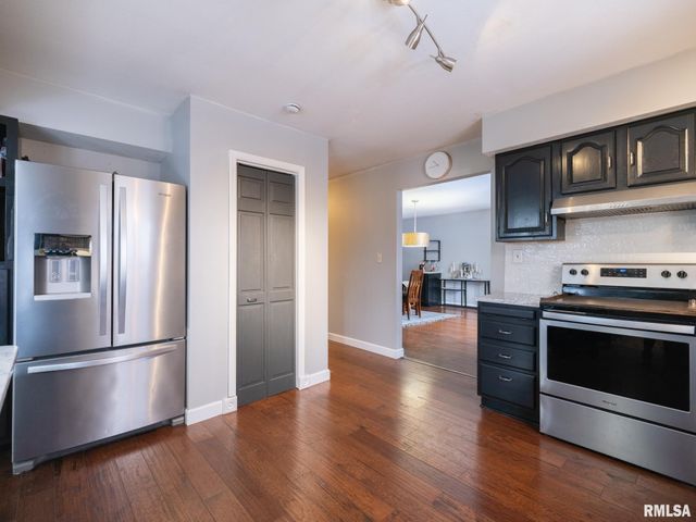 12052 N HICKORY GROVE Road, Dunlap, IL 61525