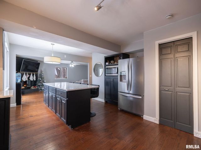 12052 N HICKORY GROVE Road, Dunlap, IL 61525