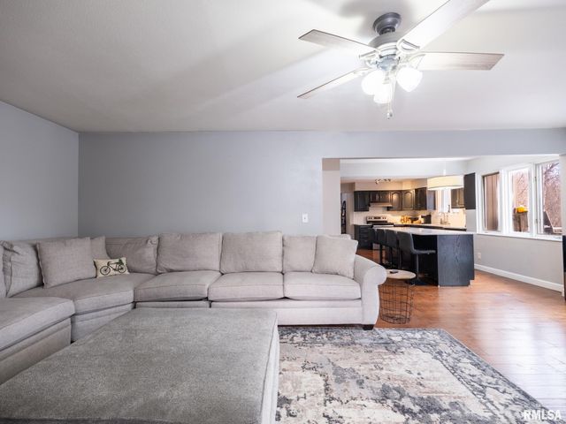 12052 N HICKORY GROVE Road, Dunlap, IL 61525