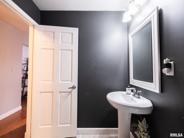 12052 N HICKORY GROVE Road, Dunlap, IL 61525